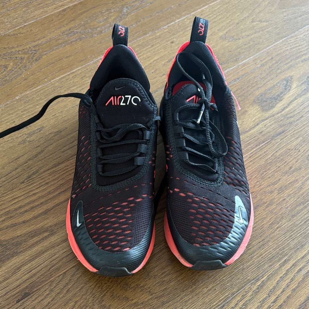 Nike Womens Black and Red Sneakers